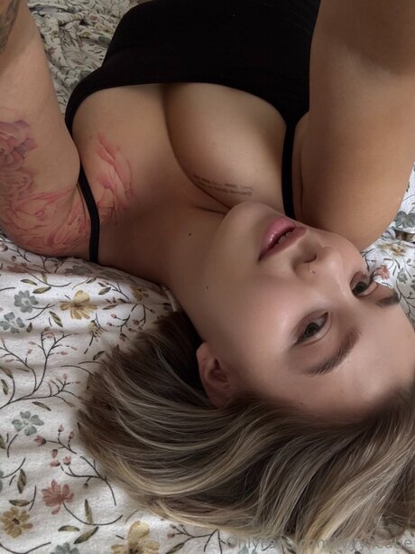 Ivyyxcutie actrice artistique collection