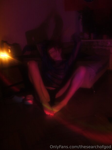 Thesearchofgod actrice chaude galeries