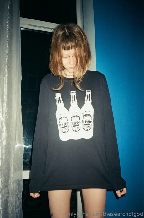 Thesearchofgod actrice hd photo