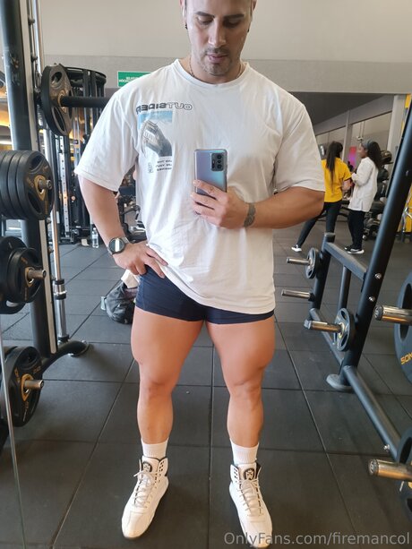 Firemancol modèles nus images