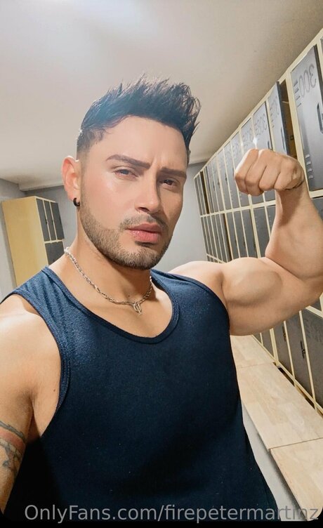 Firemancol modèle parfait photo