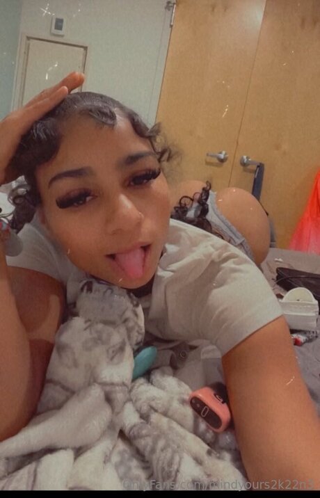 Mindyours2k22n3 star du porno sexy galerie