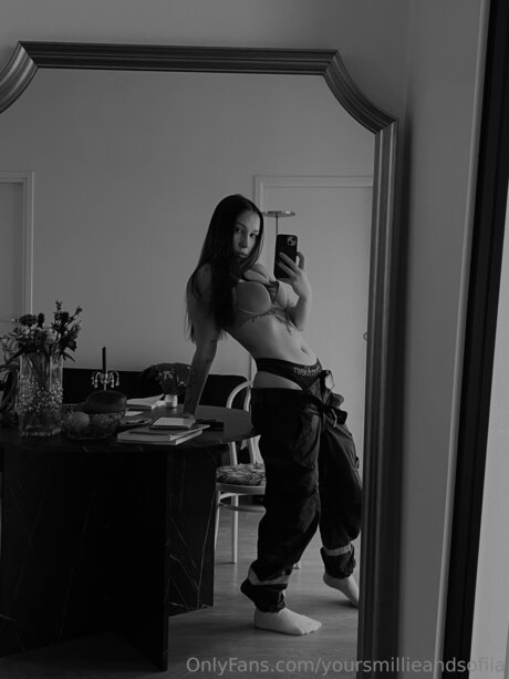 Yoursmillieandsofiia étoile sexy des photos