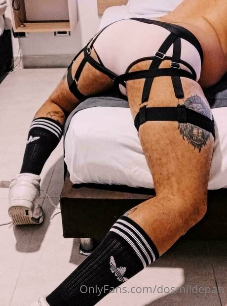 Dosmildepan modèle pornographique collection