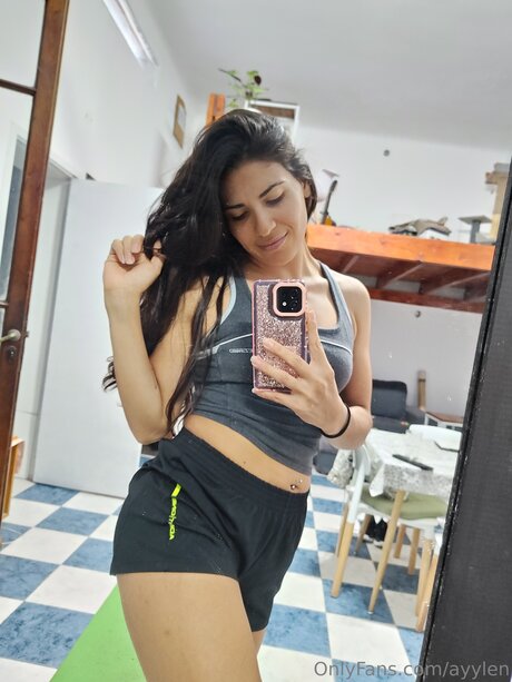 Ayylen nus star du porno collection