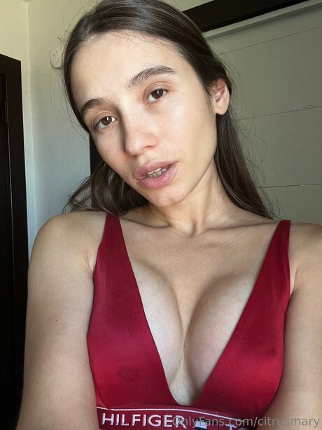 Citrusmary modèle magnifique des photos