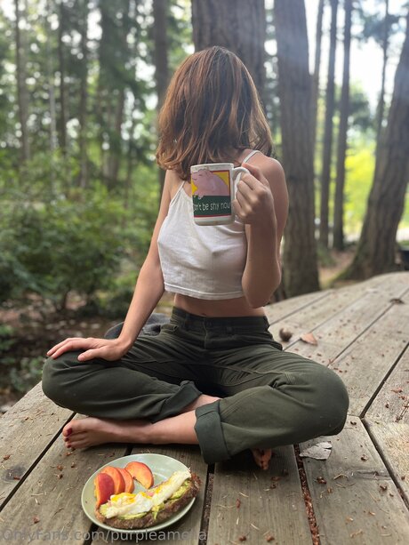 Offgridamelia actrice xxx photo