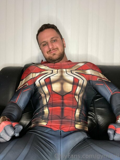 bang uniquementfans haut nu img