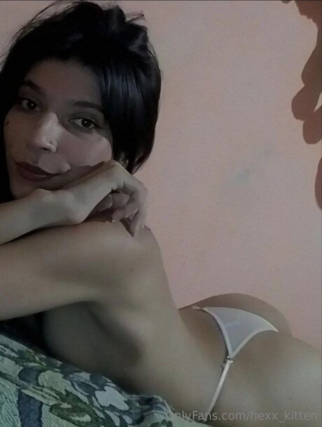 Hexx Kitten star du porno en haute qualité galeries