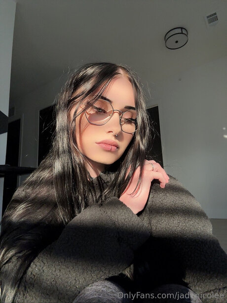 Jadelisee modèle chaud img