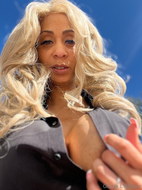 yoga asiatique uniquement pour les fans des nus parfaits photo