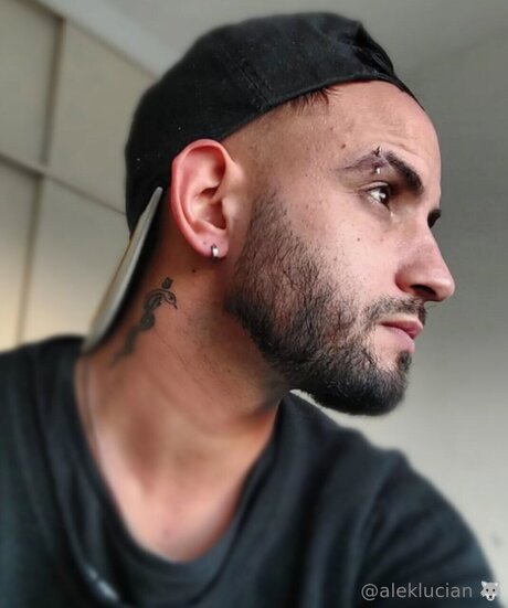 Aleklucian top star collection