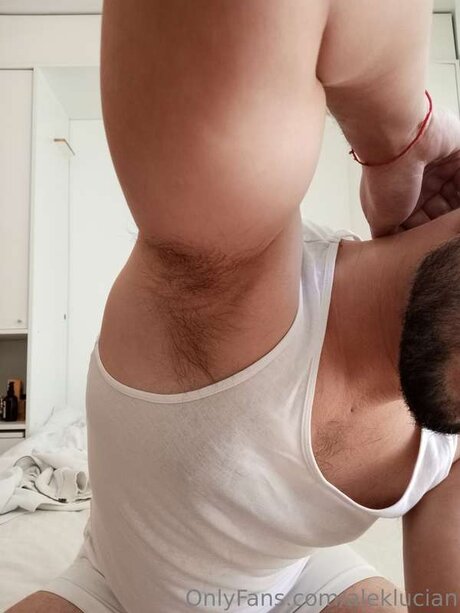 Aleklucian star érotique image