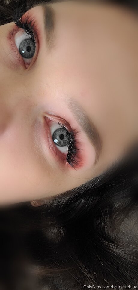 Brunetteblue actrice de nus photos