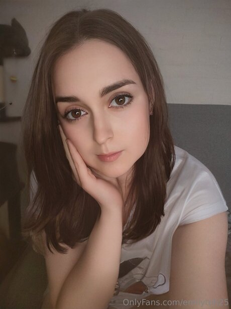 Emilytoh25 modèle exclusif image