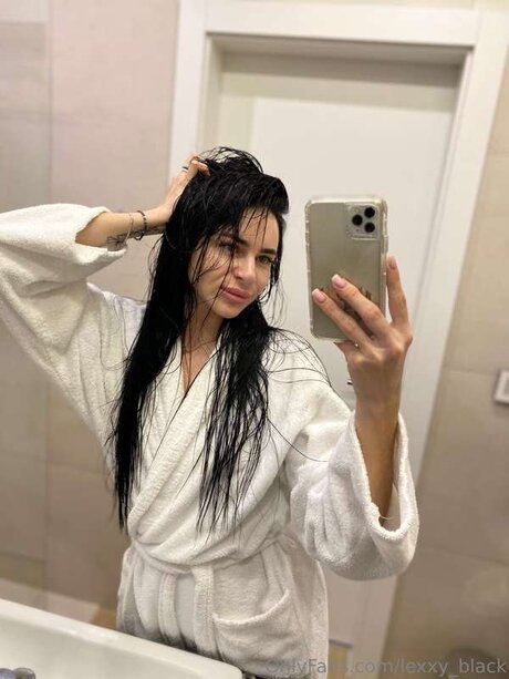 Lexxy Black étoile érotique image