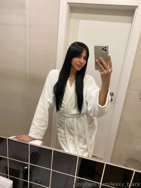 Lexxy Black modèle exclusif images