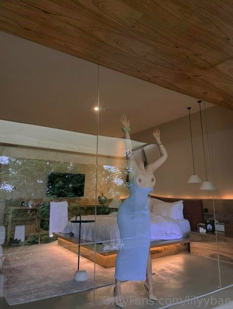 lilyybae étoile chaude image