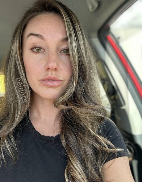 adolescent maigre onlyfans assez hd des photos