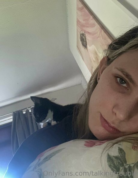 Talking Trouble étoile érotique img