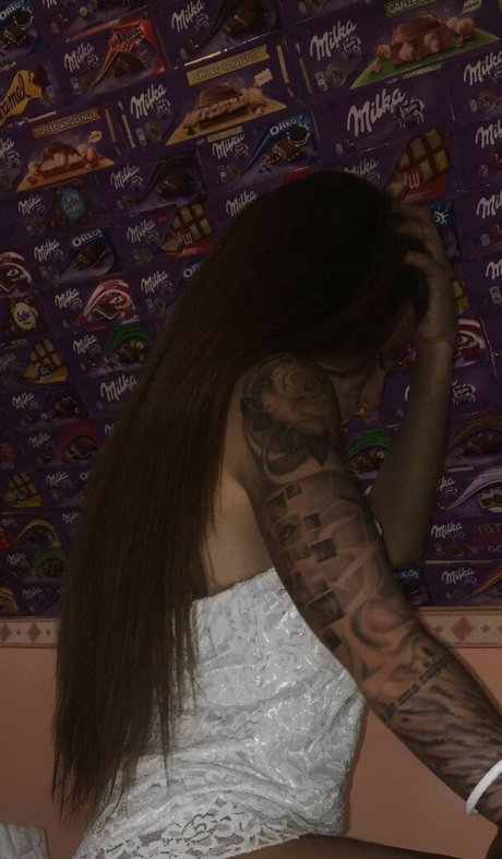 Flora Tabi xxx star du porno photo