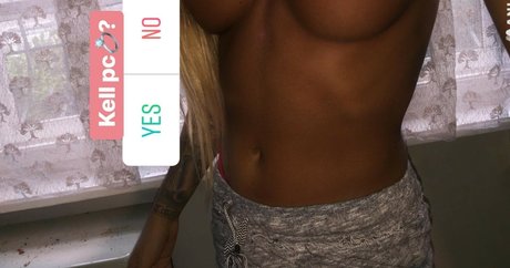 Flora Tabi modèle artistique galeries