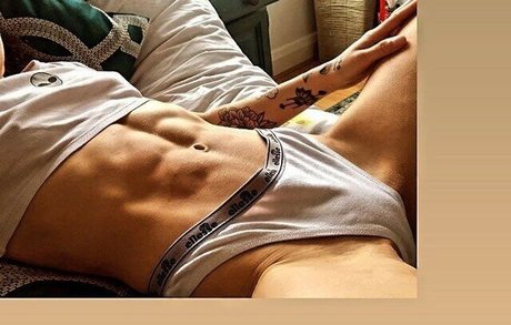 pom-pom girl asiatique onlyfans meilleur chaud images