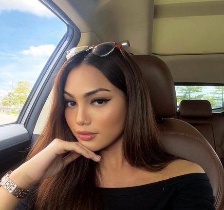 Ariana Tashnee Suhaizim star du porno nue galeries