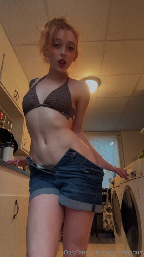 beckthetongue haut modèle galeries