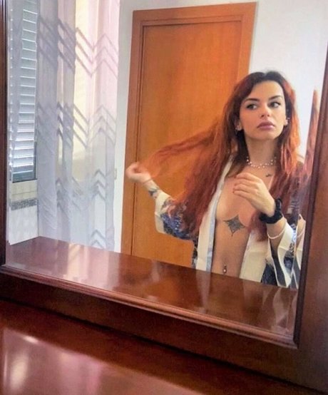 marika93xx star du porno hd photos