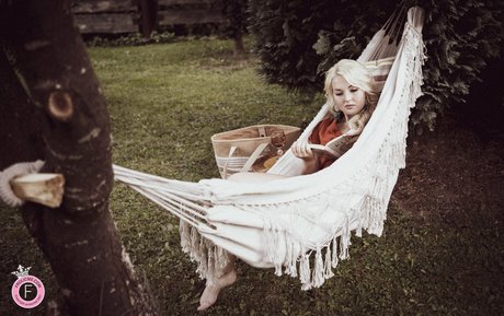 Lovita Fate modèle de haute qualité images