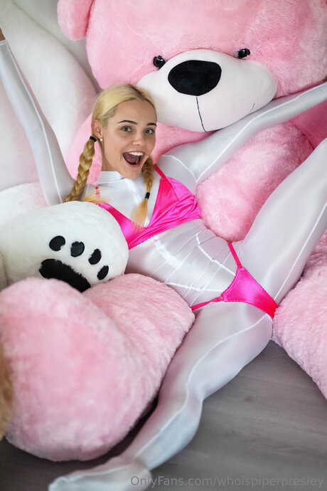 Whoispiperpresley modèle xxx photo