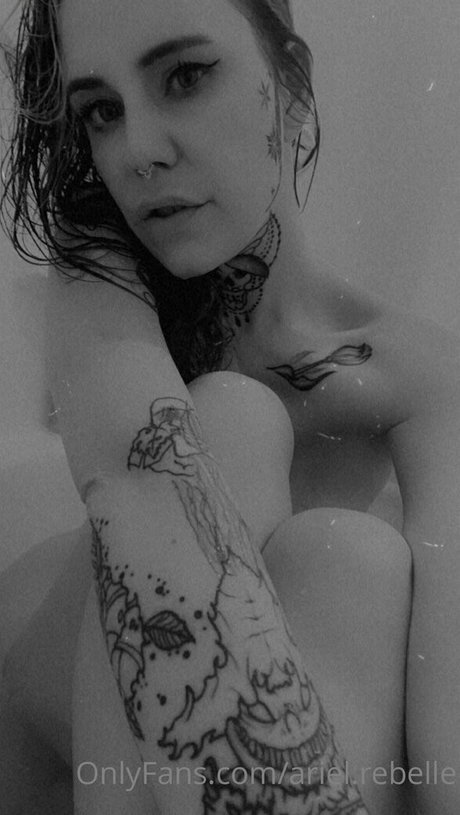 ariel rebelle star érotique photos