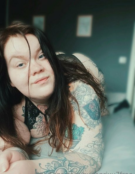 queenrixu7free modèle chaud galerie