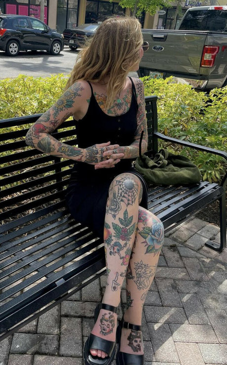 apimpnamedslickkat actrice chaude photo