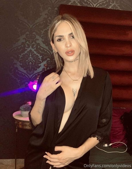 chaton blond uniquementfans xxx gratuit image