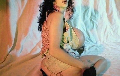 fans de gros seins asiatiques uniquement art pornographique des photos