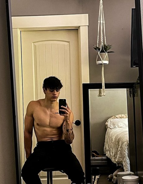 filles célèbres onlyfans beau meilleur image