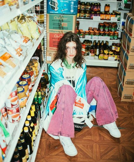 ASMR Alise modèle joli galerie