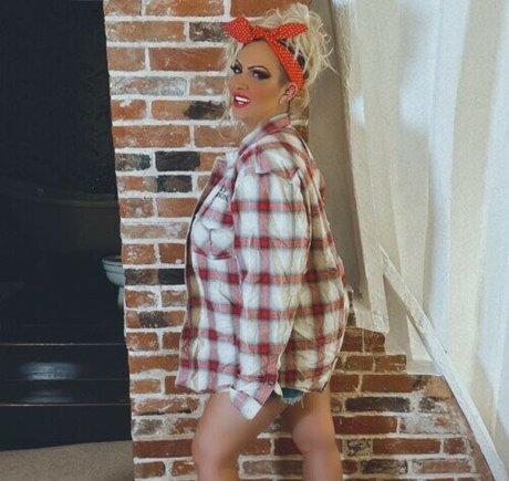 Jodie Marsh star du porno parfaite img