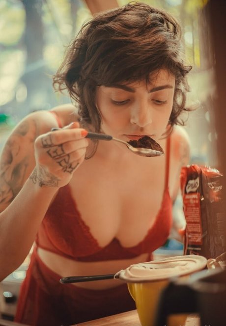 Julice étoile chaude galeries