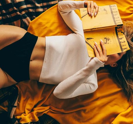 AlinaNaMeli modèle sexy photos