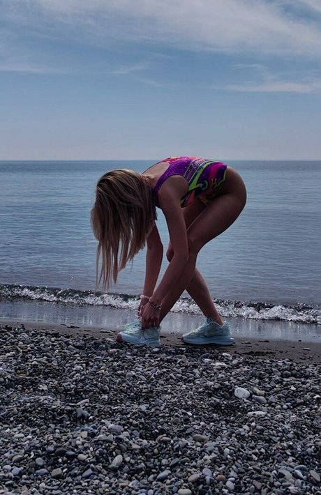 AlinaNaMeli actrice de sexe photos