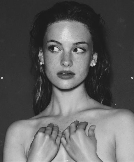 Camille Yolaine étoile parfaite galeries