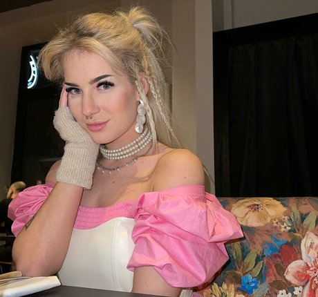 pinkarosalina modèle parfait galeries