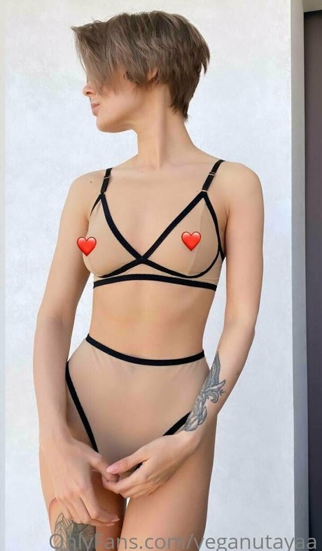 veganutayaa étoile exclusive photos