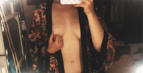 femme nue onlyfans belle haute qualité img