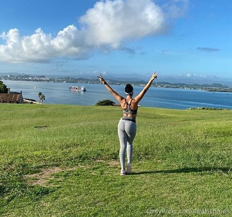 fans percés uniquement nu photo