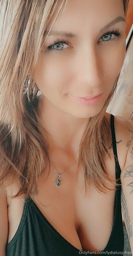 lydialuxy free joli modèle galerie