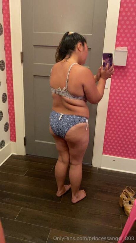 lingerie blanche onlyfans xxx chaud des photos